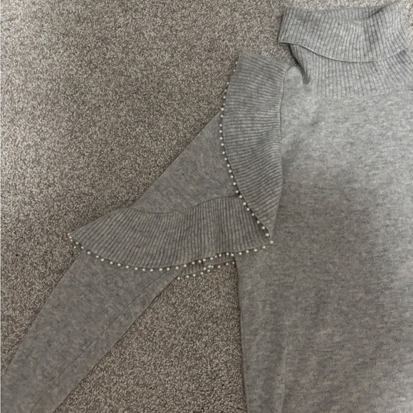 Gray Cashmere Turtleneck Sweater - Picture 3 of 5
